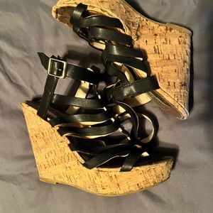 Steve Madden size 6 Wedges